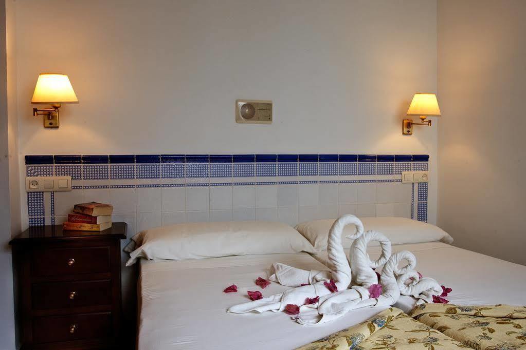 Hostal Boutique Plaza Cantarero Nerja Luaran gambar