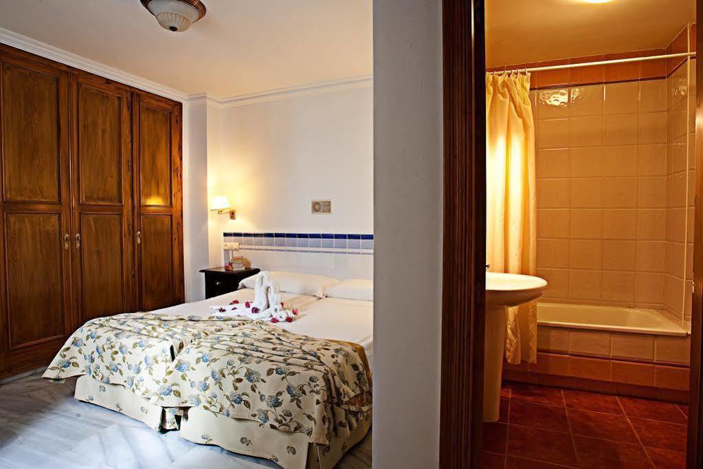 Hostal Boutique Plaza Cantarero Nerja Luaran gambar